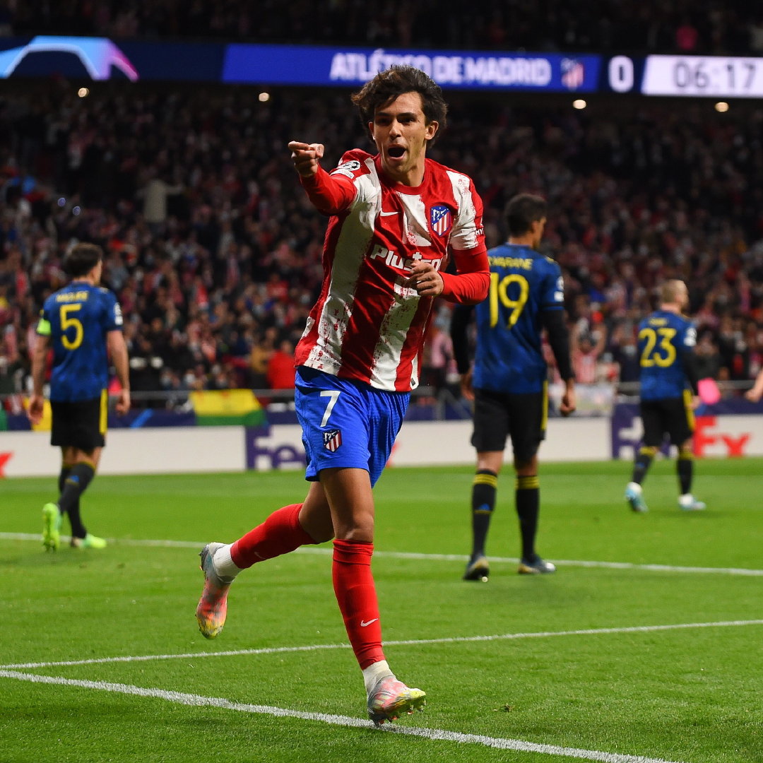 关于曼联后卫犯规黄牌交警，后防线疲弱的信息